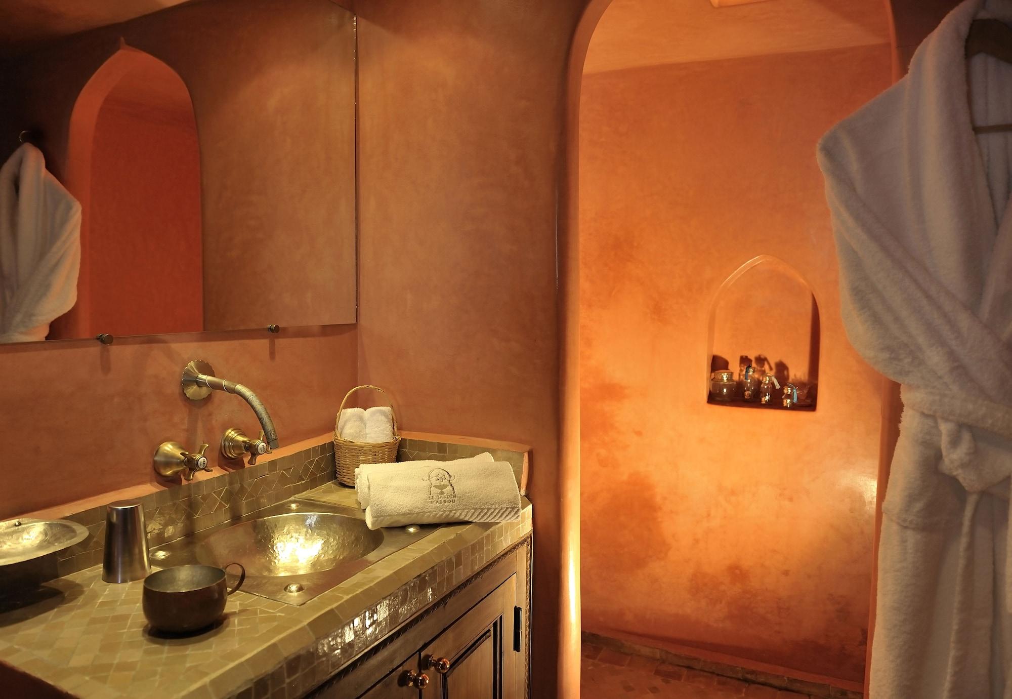 Riad Le Jardin D'Abdou Марракеш Экстерьер фото Bathroom in a Moroccan hammam